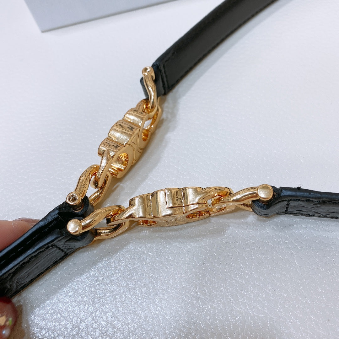SMALL 18 MM GOURMETTE TRIOMPHE ADJUSTABLE BELT IN BLACK LEATHER GOLD HARDWARE