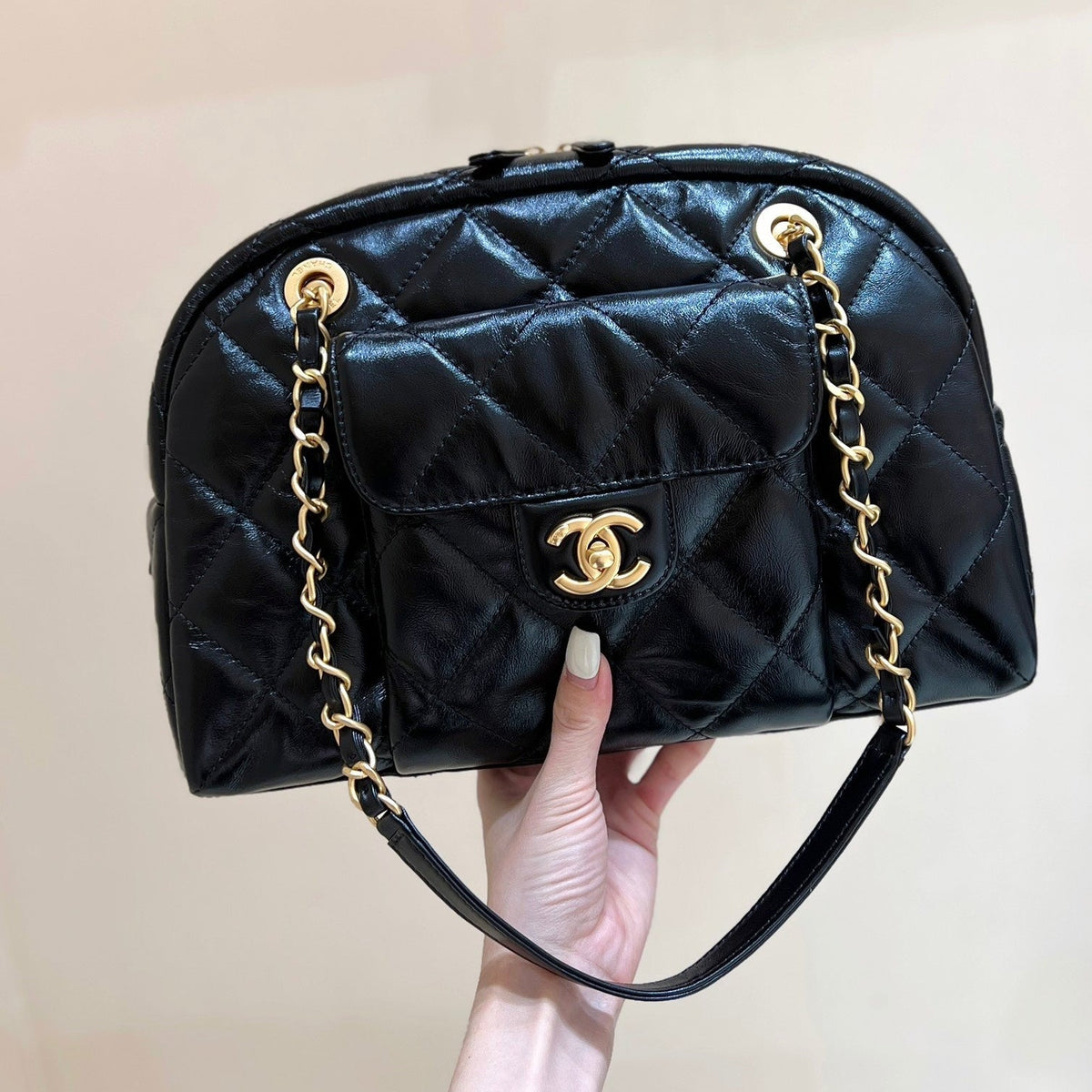 QUILTED BOWLING BAG 33 IN BLACK LAMBSKIN GOLD HARDWARE
