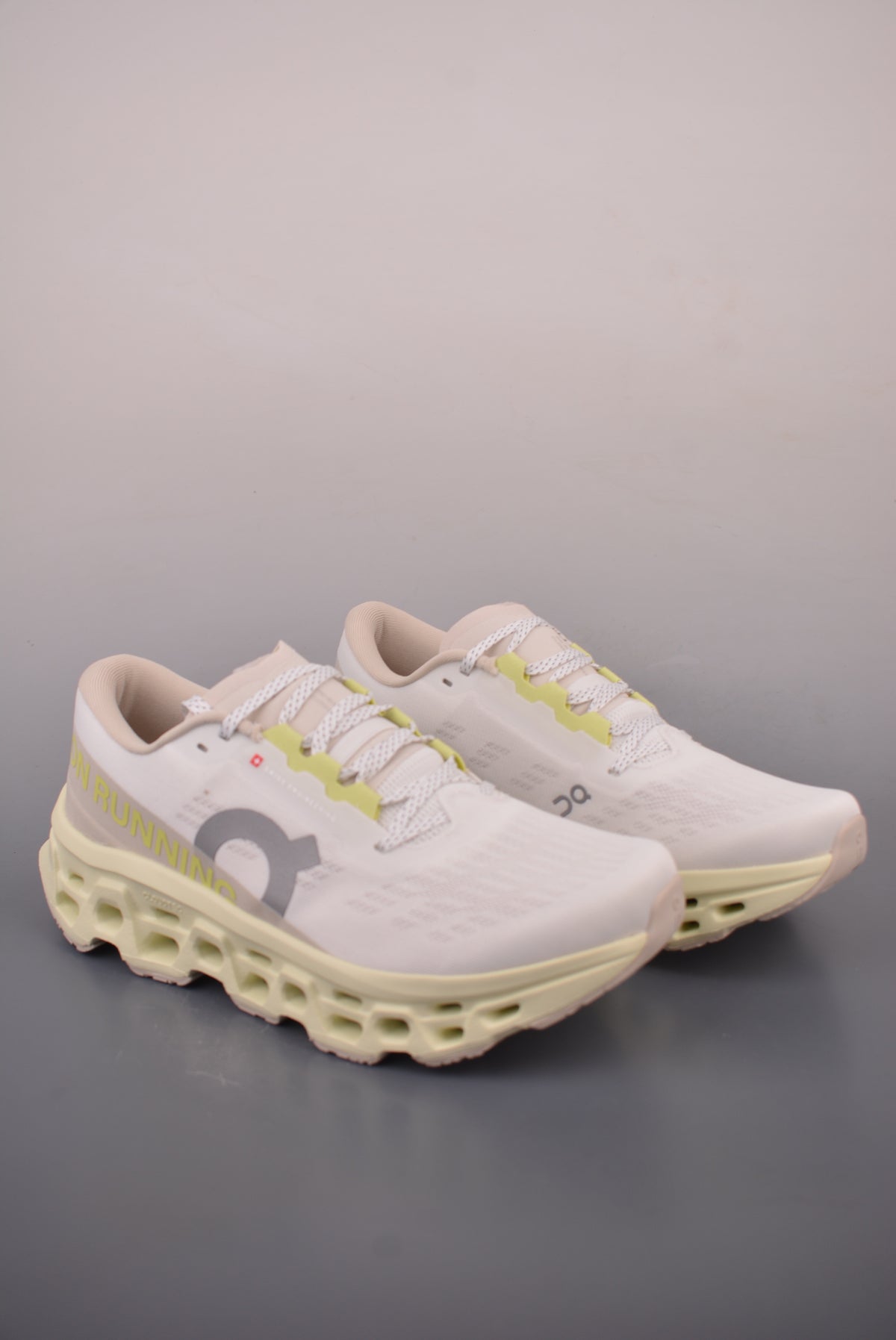 On Running Cloudmonster 3 "vory / Seedling"