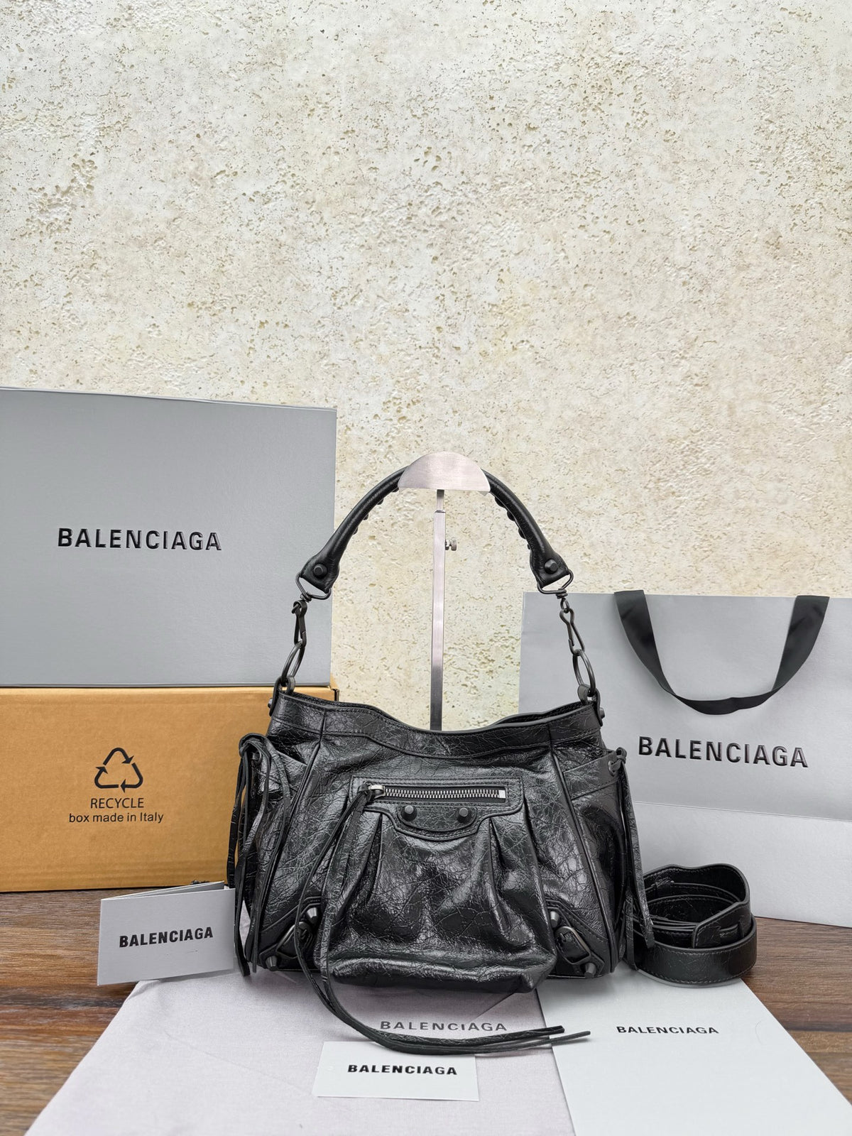 Baleciaga Le City Bag Black