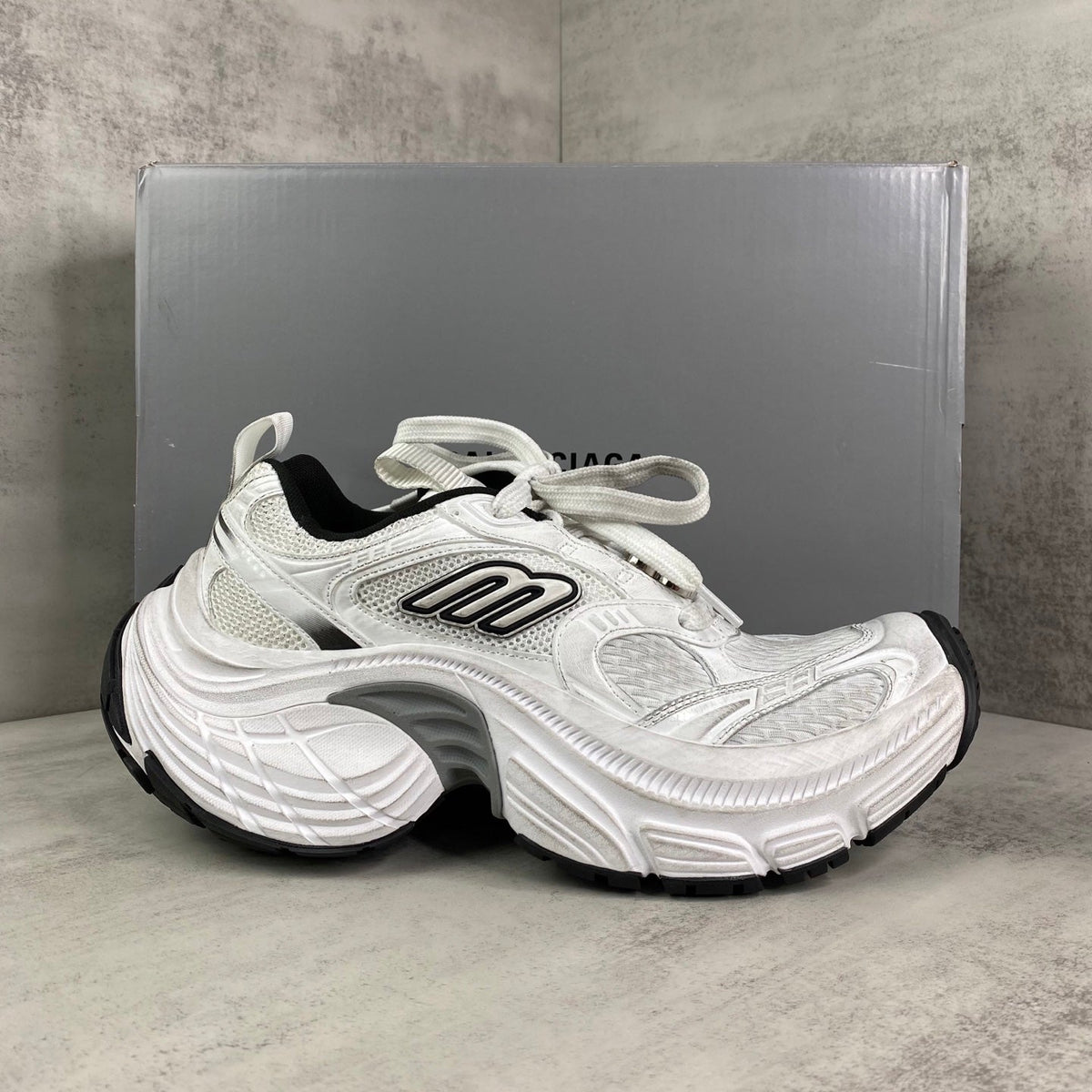 Balenciaga 10XL Sneakers White/Black